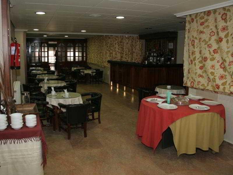 Oyo Hotel Francabel Cuenca  Restaurant billede
